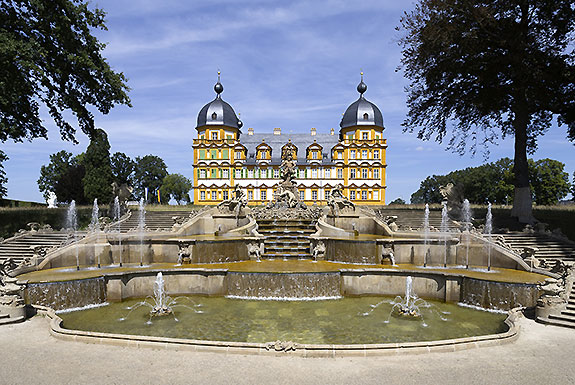 External link to Seehof Palace